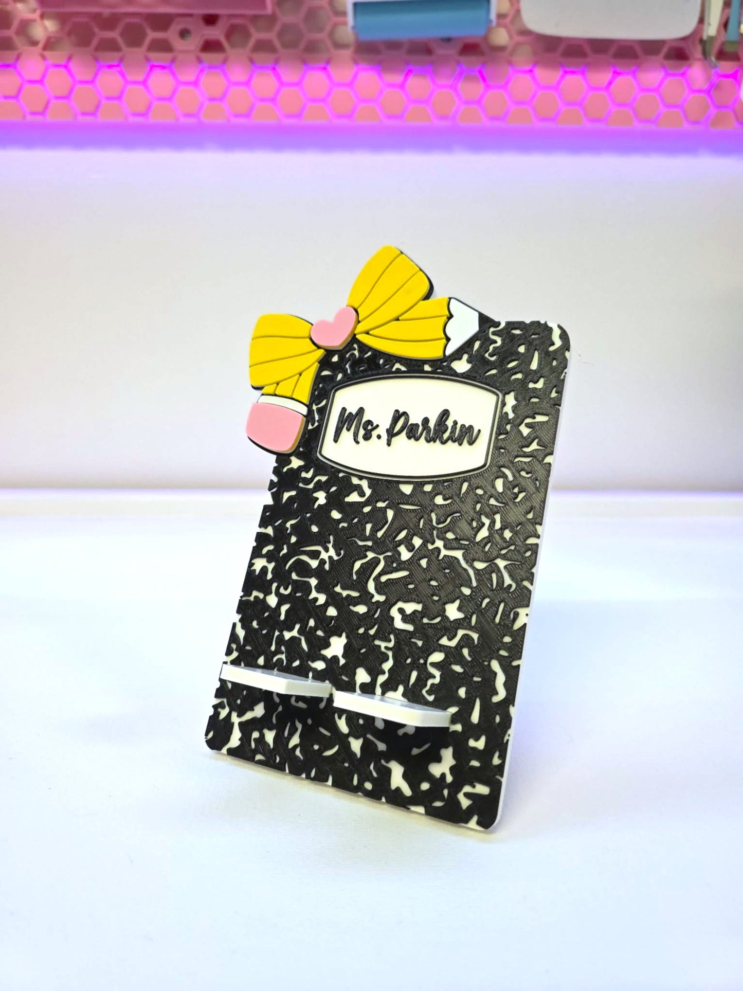 Editable Composition Pencil Bow Phone Holder 3D Print File (STL/3MF Digital Download)