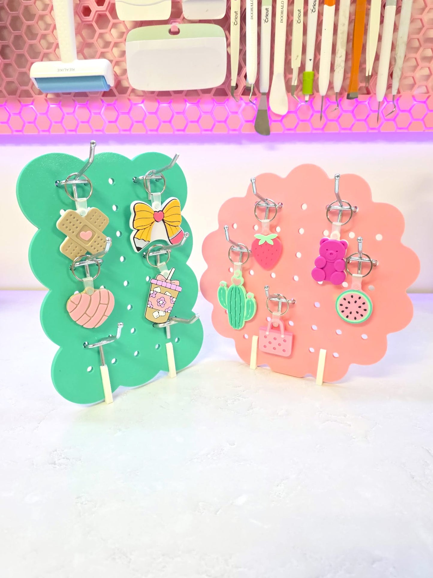 Retro Flower Pegboard Keychain Display Stand 3D Print File (STL & 3MF Digital Download)