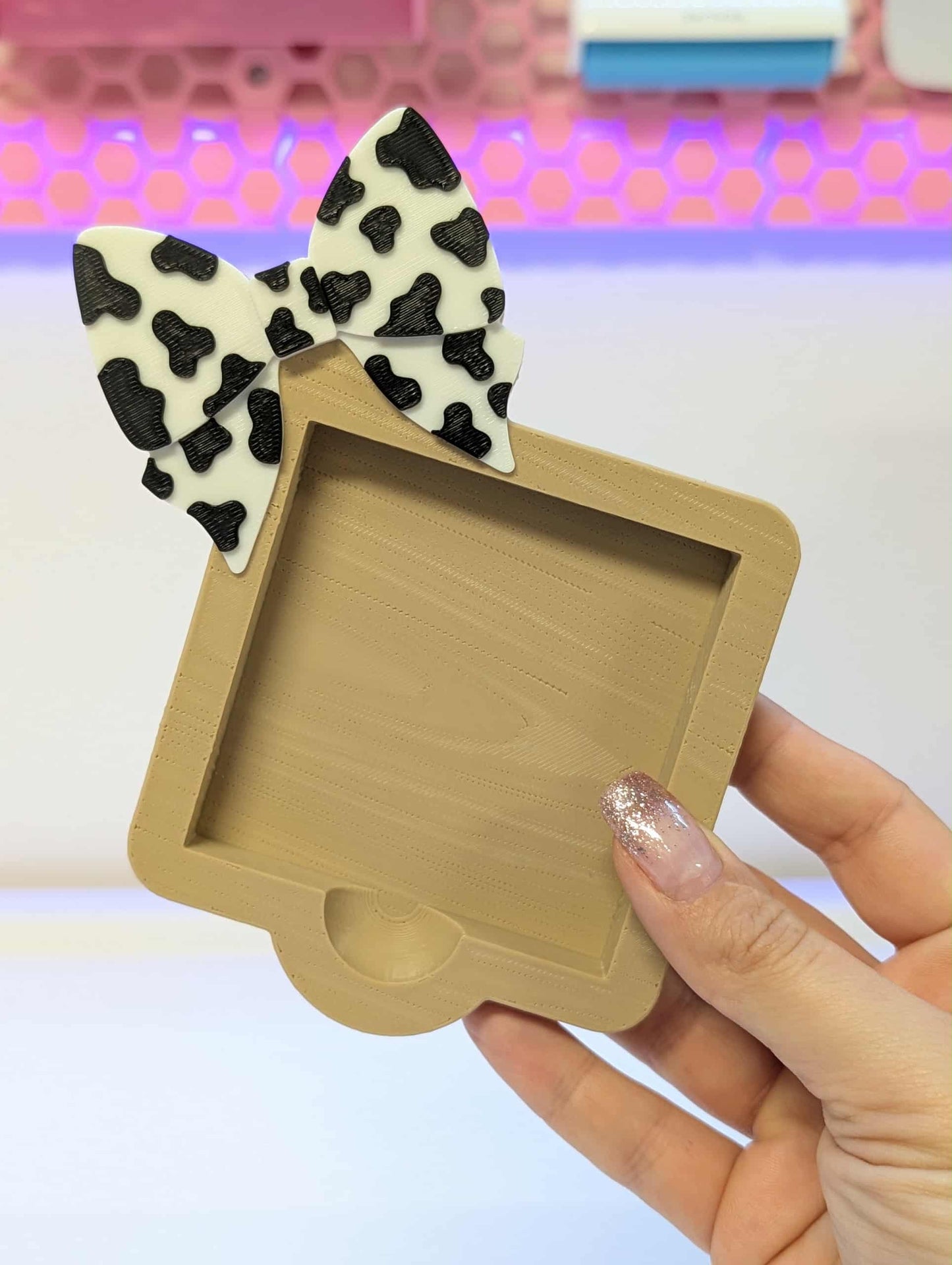 Cow Print Bow Wood Sticky Note Holder: 3D Print File (STL/3MF Digital Download)