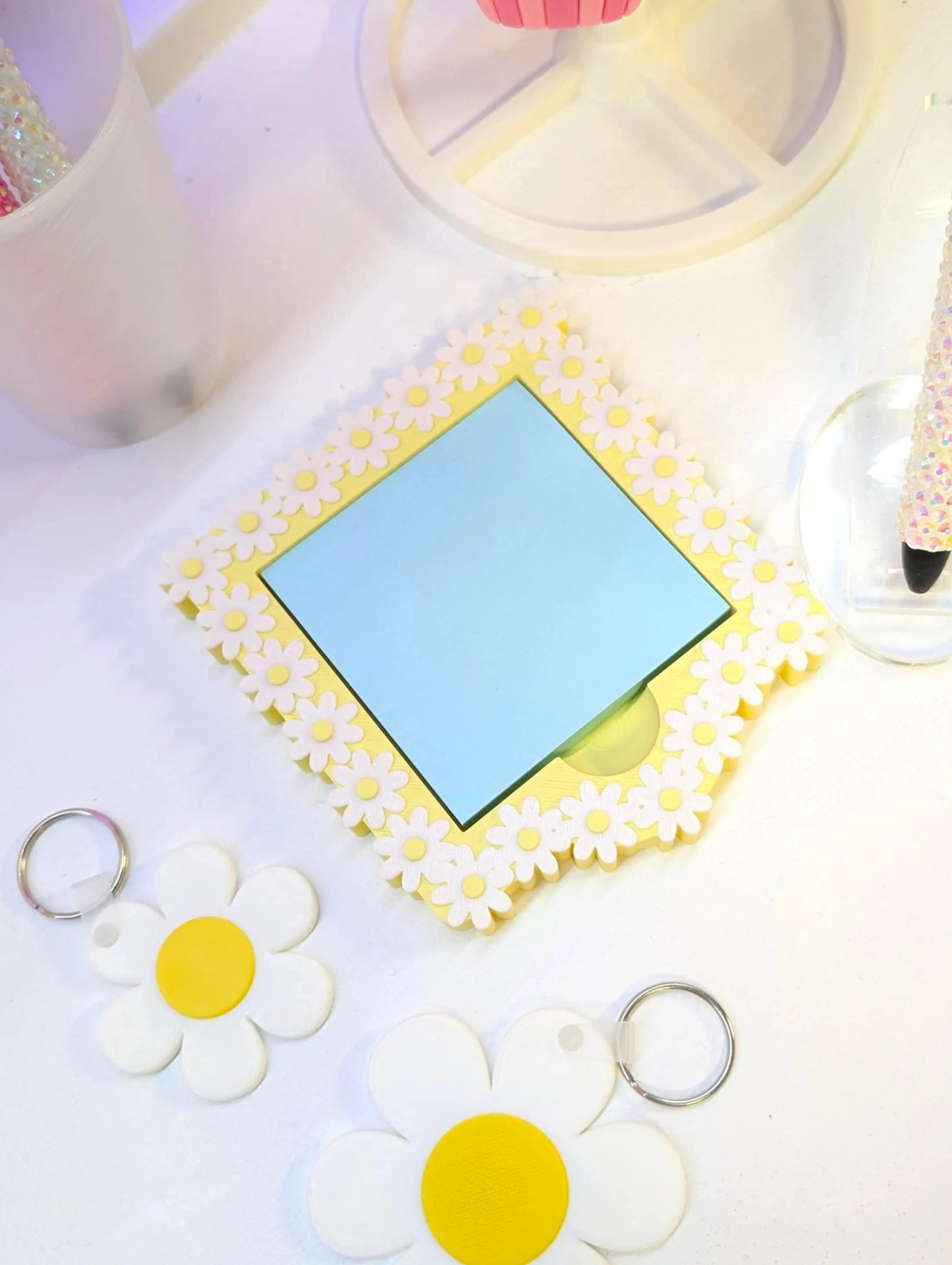 Daisies Sticky Note Holder - STL & 3MF - Digital Download